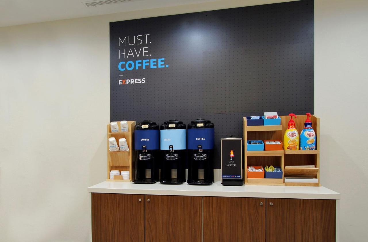 Holiday Inn Express & Suites Sioux City-South By Ihg Bagian luar foto