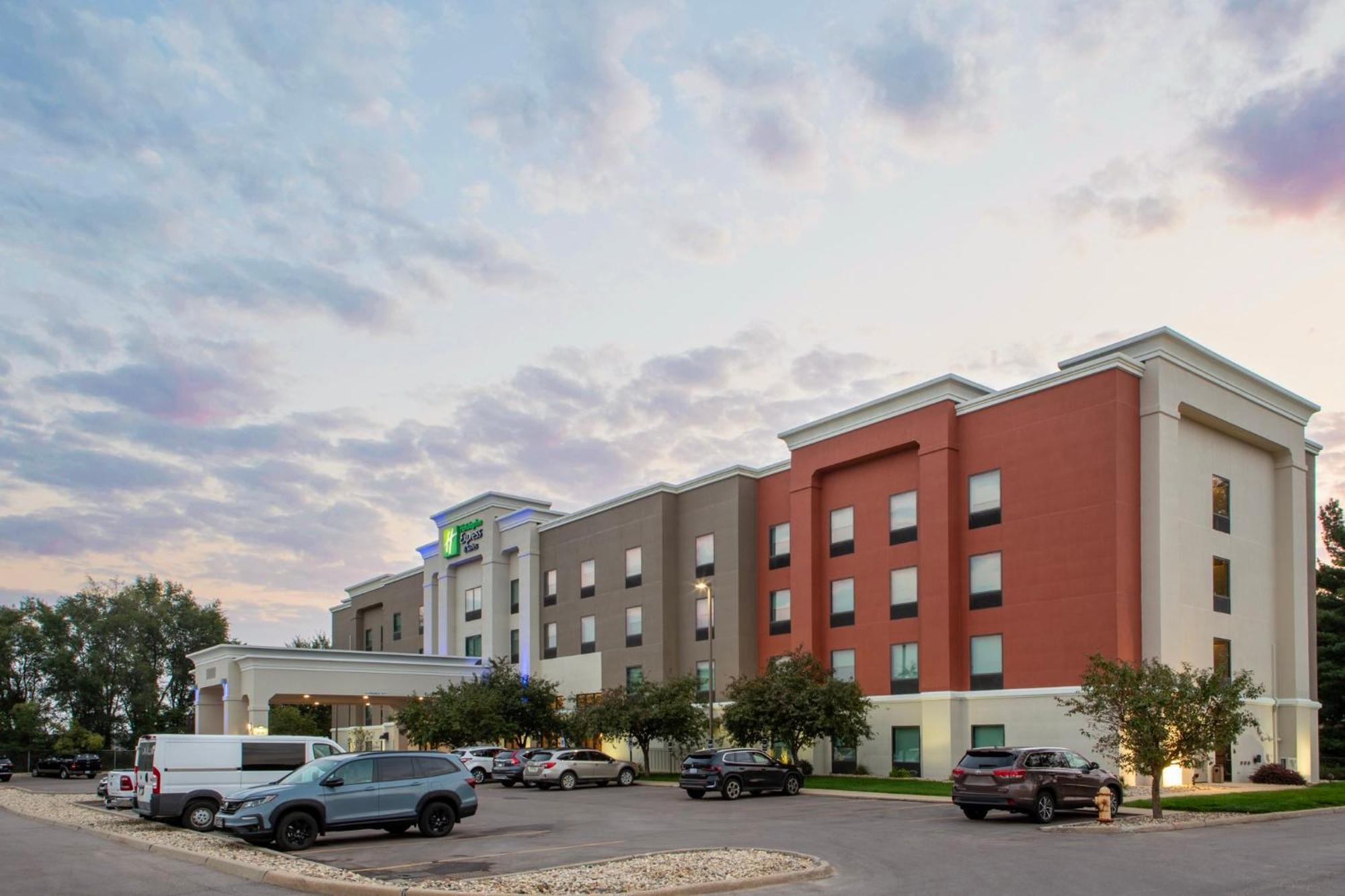 Holiday Inn Express & Suites Sioux City-South By Ihg Bagian luar foto
